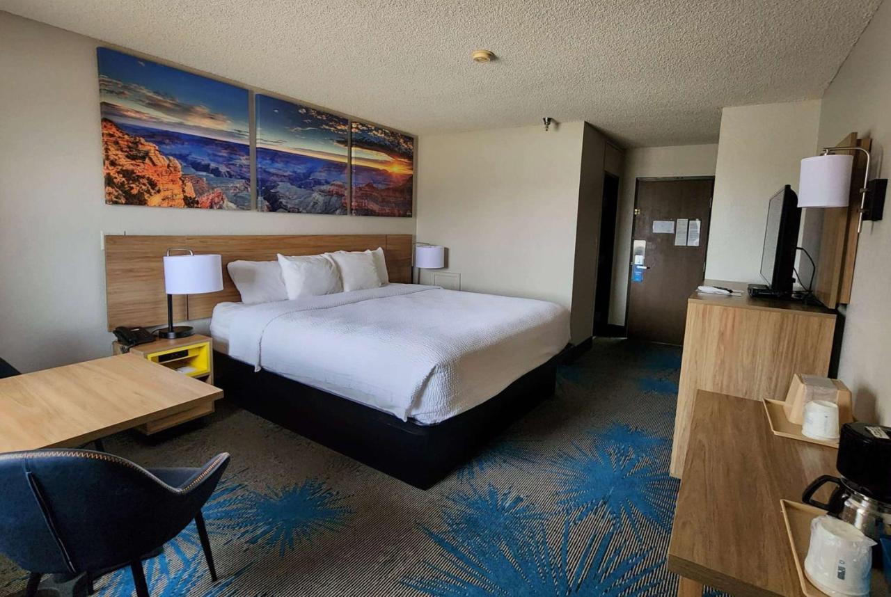 Days By Wyndham Hotel 3*